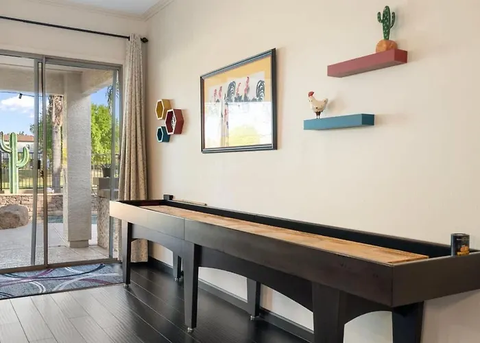 Modern 4-br Heated Pool Jacuzzi Grill Holiday home Mesa