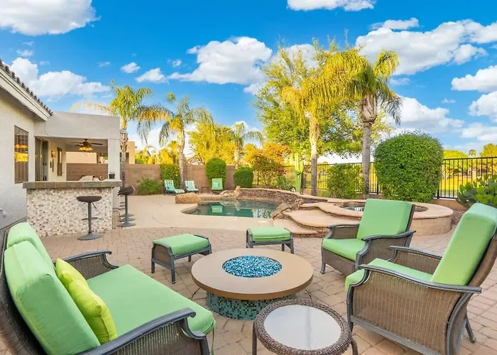 Modern 4-br Heated Pool Jacuzzi Grill *