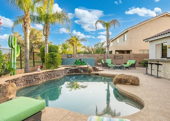 Modern 4-br Heated Pool Jacuzzi Grill * Mesa